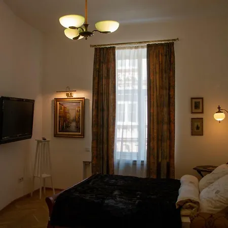 Apartament Antique *
