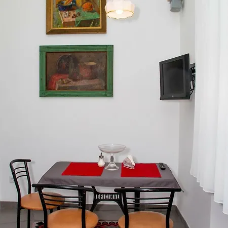 Apartament Antique *
